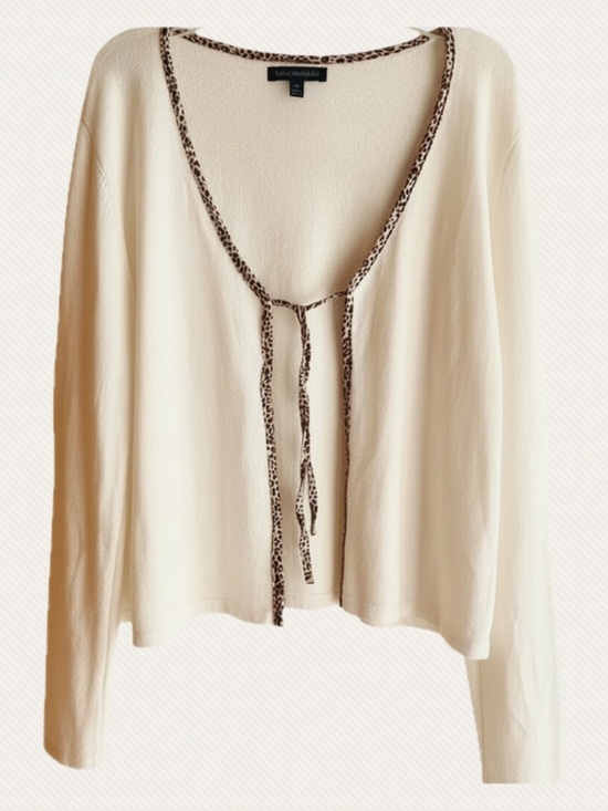Rue21 Sweaters - 👗🆕 Rue+ White Front Tie Sweater Leopard Trim Elbow Length Sleeve Size 3X